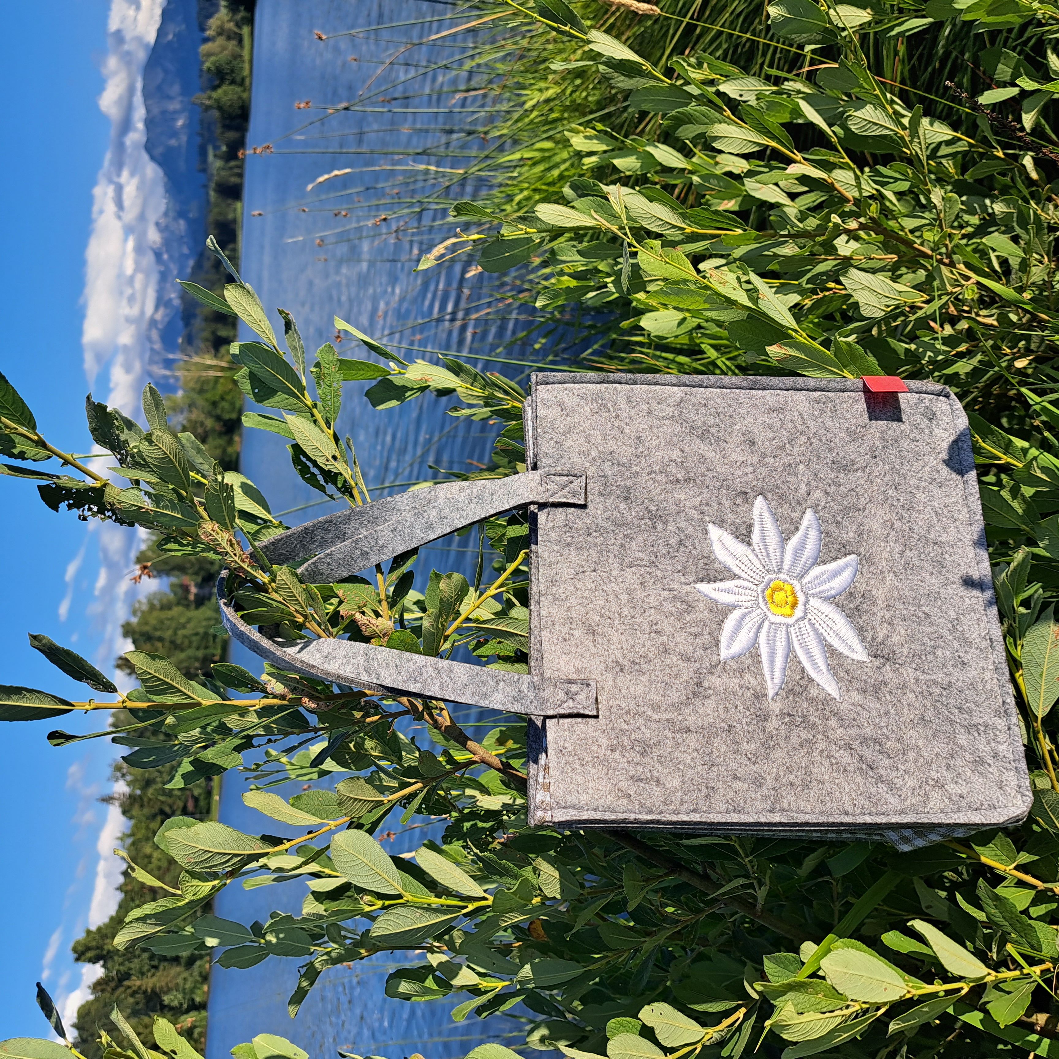 Filztasche Edelweiß hellgrau